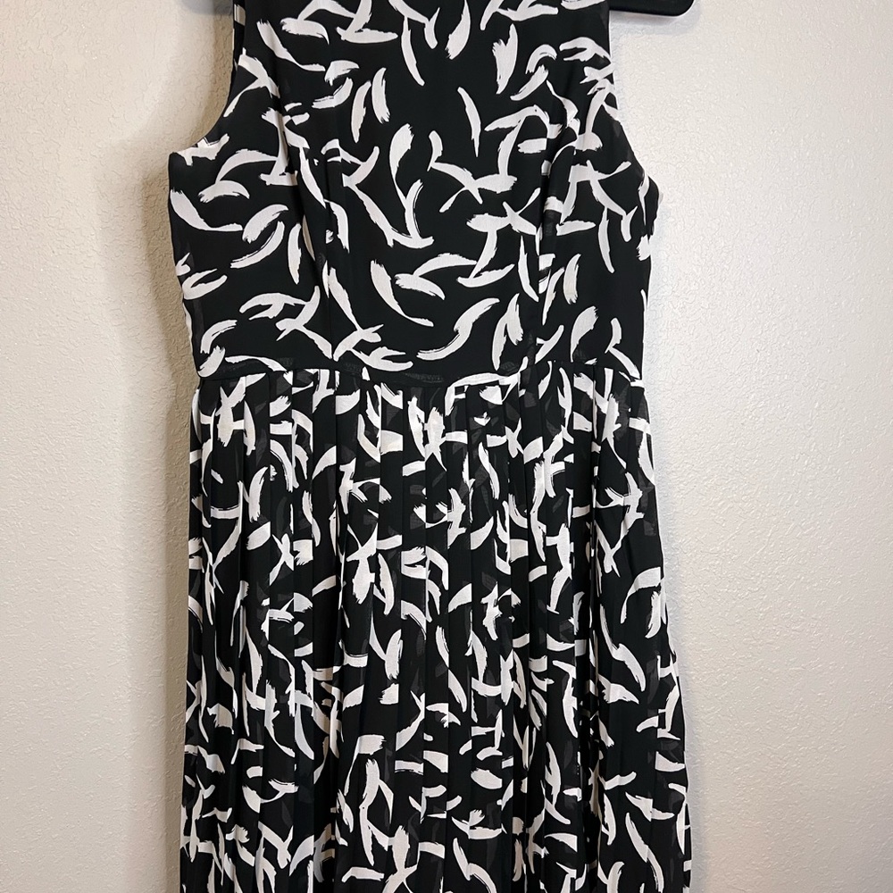 GAP Monochrome Abstract Print Dress